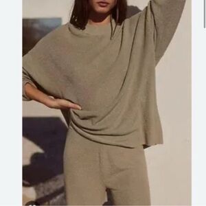 Free People Malibu Solid Surf Shorts and Sweater Set Size Small Stone NEW